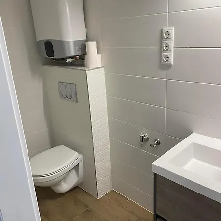 Mark Apartman *