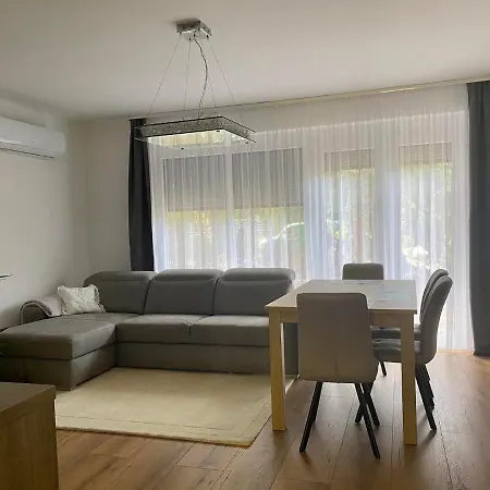 Mark Apartman Balatonszarszo