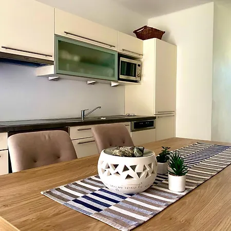 Apartment Mark Apartman