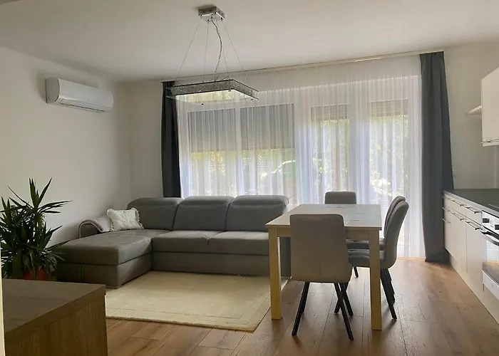 Mark Apartman Balatonszarszo